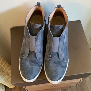 Paola camo wedge sneaker